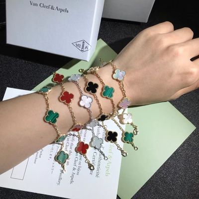 Qualité le cru de l'or 18K a personnalisé des bracelets Van Cleef et Arpels d'or usine