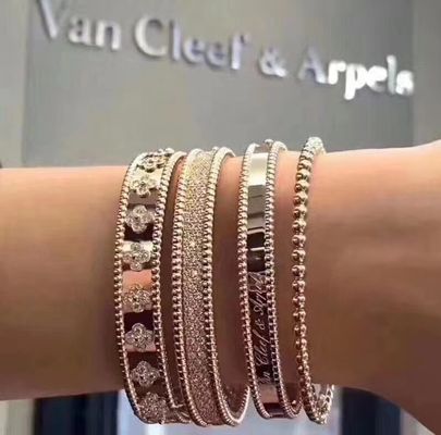 Qualité Vrai bracelet moyen Rose Yellow Gold blanche de signature de Perlee de l'or 18k du modèle VCA usine
