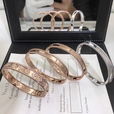 Qualité Vrai bracelet moyen Rose Yellow Gold blanche de signature de Perlee de l'or 18k du modèle VCA usine