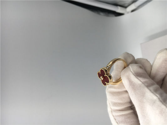 Qualité Diamant rond unique de bagues de fiançailles d'or jaune, anneau d'Alhambra de cru avec la cornaline usine