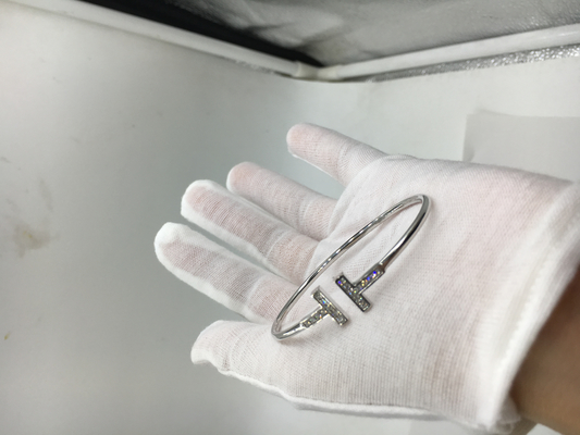 Or blanc de bijoux d'or du bracelet 18K de fil de T avec les diamants brillants ronds