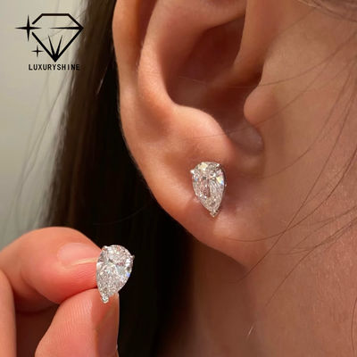 Qualité Boucles d'oreilles à clous en or 18 carats avec diamant de laboratoire taille poire, pureté VVS-VS usine