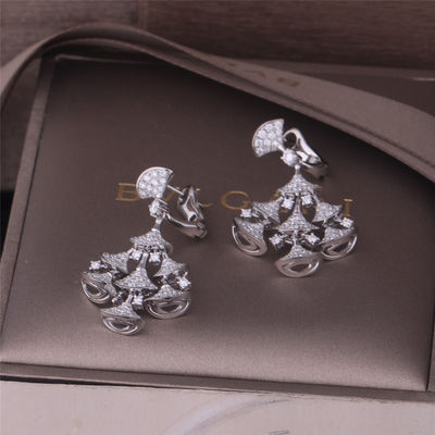 Qualité Les boucles d'oreille RÊVEUSES des DIVAS de Roma High Jewelry dans l'ensemble de l'or 18K blanc avec 7 diamants principaux et pleins diamants de pavé usine
