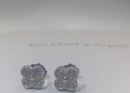 Qualité Diamants ronds doux d'or blanc de Van Cleef Arpels Alhambra Earstuds 18K usine